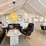 Chrisse - 250m From The Sea By Interhome